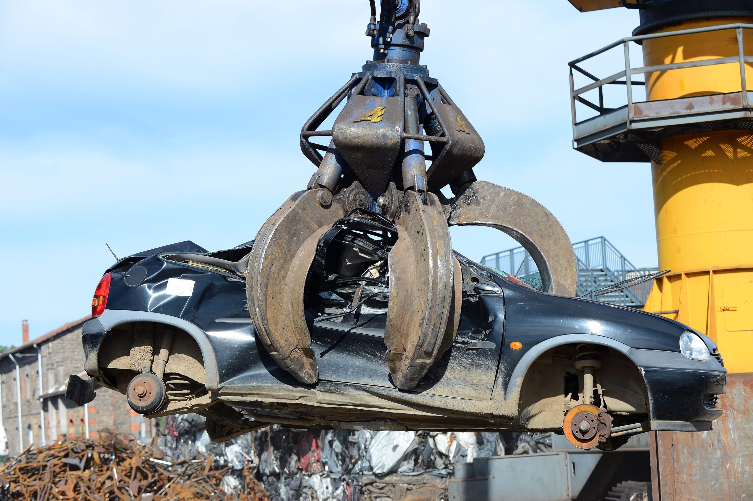 How Car Wreckers Use Technology To Dismantle Your Car